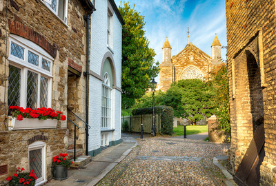 A view of St Marys Church in Rye, East Sussex, just 3 miles from the popular, well equipped seaside holiday cottage, Marsh View Cottage, Camber Sands, Rye, East Sussex. Our holiday cottage is dog friendly too and just a few minutes walk from the dog friendly Camber Sands beach